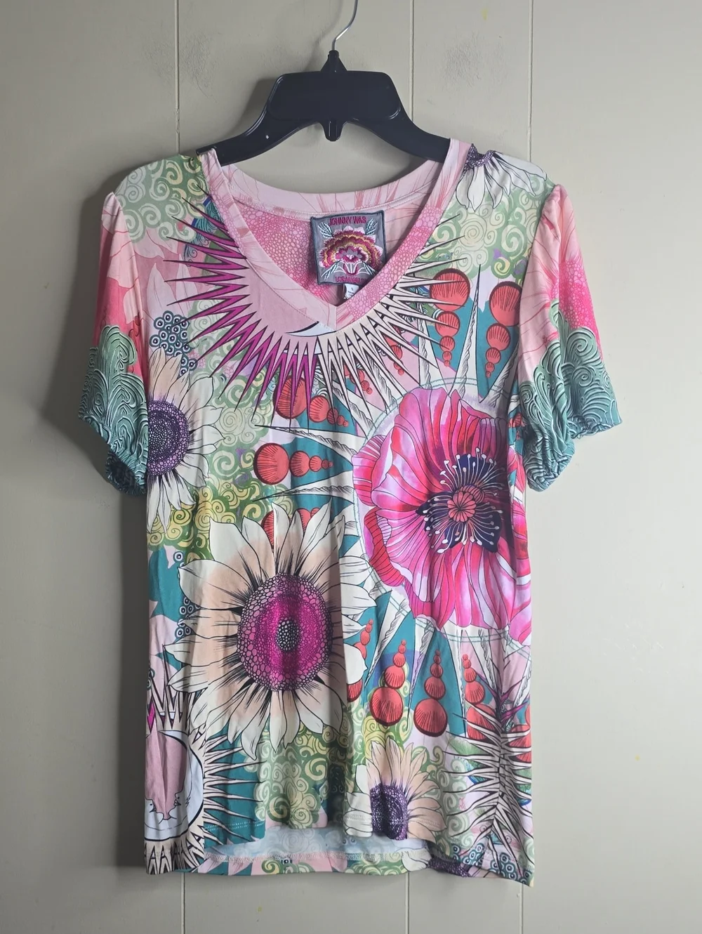 Johnny Was The Janie Favorite V-Neck Puff Sleeve Tee Size Small